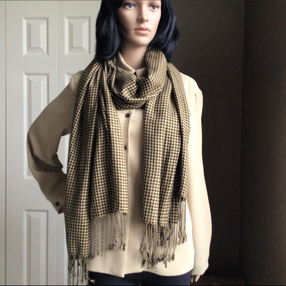 Evan Picone Creamy Butterscotch Blouse - Picture 5 of 9